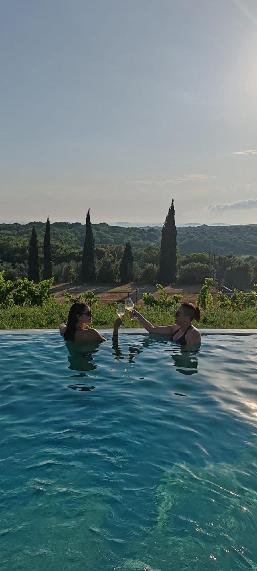 Collis Winery - Family & Friends - Mobilhome Rovinj Buitenkant foto